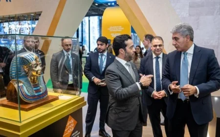 وزير السياحة يلتقي رئيس هيئة قطر للسياحة لتعزيز أوجه التعاون المشترك