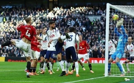 توتنهام ومانشستر يونايتد يتقاسمان النقاط في مباراة مثيرة بالدوري الإنجليزي