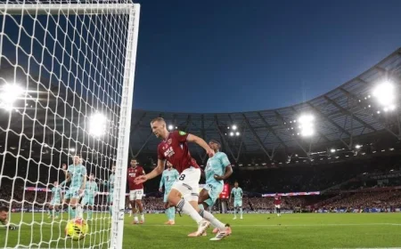 ويست هام يونايتد يسجل انتصارا مثيرا على بيرنلي في الدوري الإنجليزي الممتاز