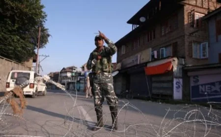 مواجهات دامية في كشمير تؤدي إلى مقتل مسلحين اثنين على يد القوات الهندية