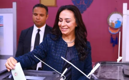 وزيرة التضامن تشارك في انتخابات النواب وتدلي بصوتها بلجنة مدرسة بدر الإعدادية بالدقي