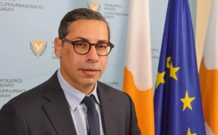 وزير خارجية قبرص يتباحث مع نظيره الإسرائيلي حول الأوضاع في غزة