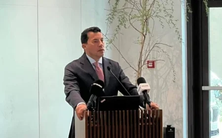 وزير الرياضة يكشف عن تفاصيل النسخة العاشرة من سباق زايد الخيري في الإمارات