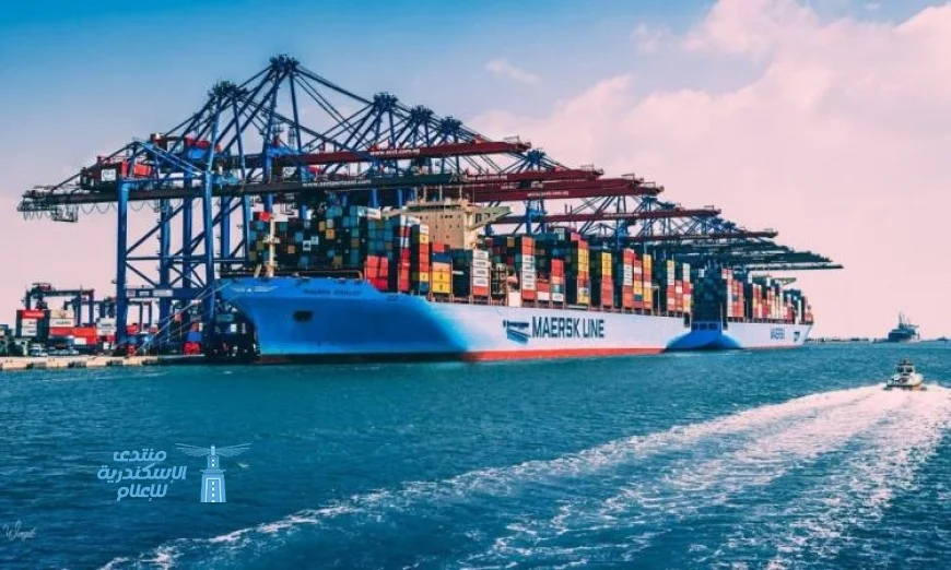 الولايات المتحدة تفرض رسوم جمركية جديدة على الشاحنات والحافلات بدءًا من اليوم