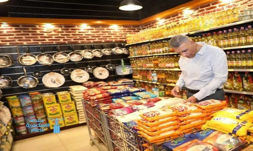 محافظ أسوان يقوم بجولات ميدانية مفاجئة لضبط الأسعار في الأسواق