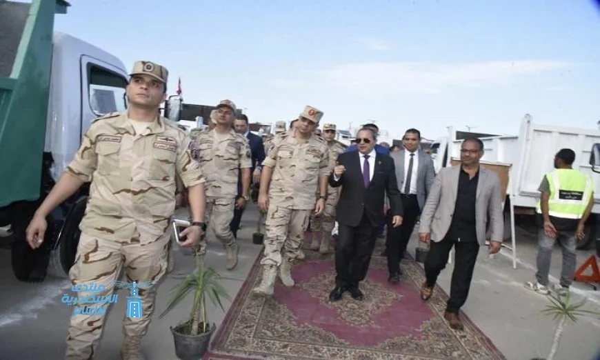 محافظ بورسعيد وقائد الدفاع الشعبي والعسكري يشهدان استعراض المعدات العسكرية الحديثة