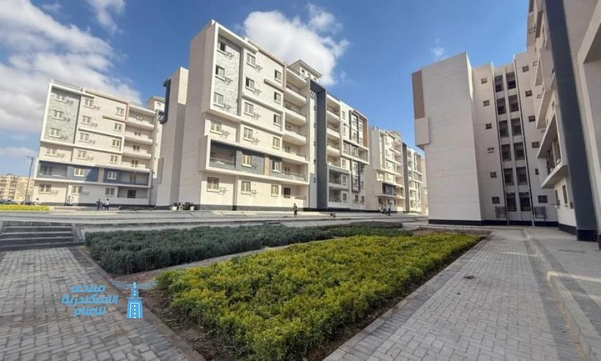 وزير الإسكان يشرف على تسليم وحدات سكن لكل المصريين في مشروع الإسكان المتوسط