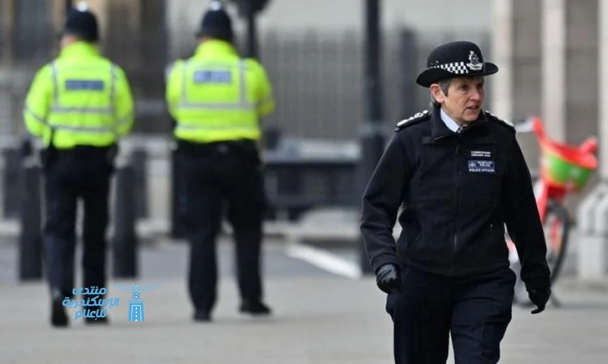 حادث طعن مروع في قطار ببريطانيا والقبض على شخصين في الموقع