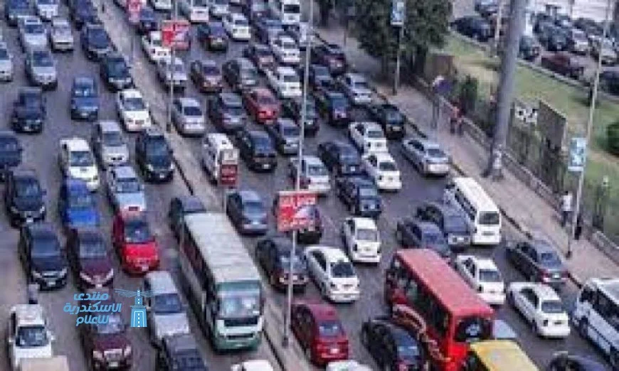 كثافات مرورية مرتفعة على سور مجرى العيون والأتوستراد تسجل تأخيرات في حركة السير