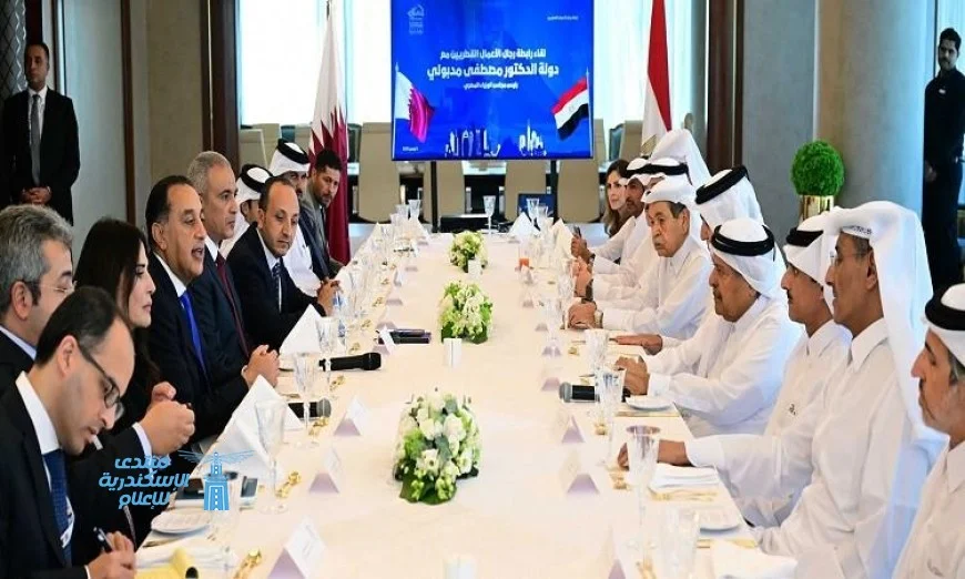 مدبولي يحث رجال الأعمال القطريين على تعزيز استثماراتهم في مصر