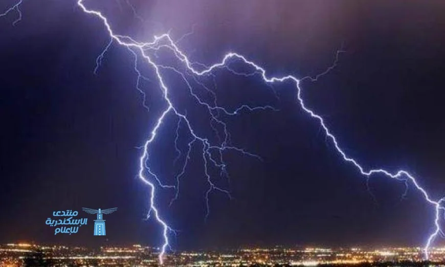 مصرع وإصابة 4 أشخاص نتيجة صاعقة برق في البحيرة