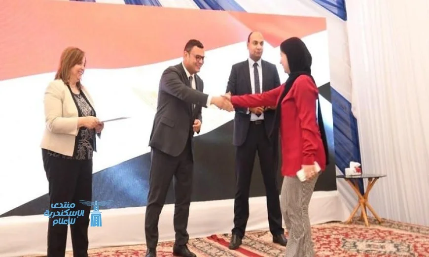 وزير الإسكان يوزع عقود وحدات سكن لكل المصريين في حدائق أكتوبر مع صور حصرية