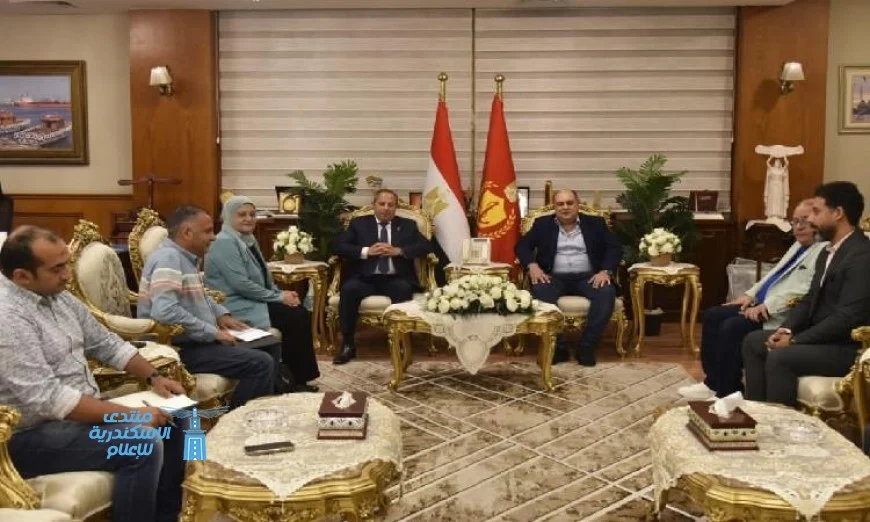 محافظ بورسعيد يلتقي مساعد وزير الثقافة لمناقشة تطوير قصر ثقافة بورسعيد