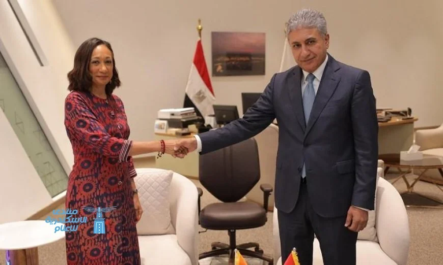 وزير السياحة يناقش مع وزيرة ثقافة كوت ديفوار سبل تعزيز التعاون في السياحة والثقافة