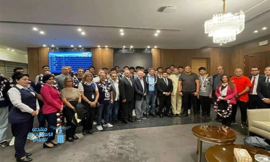 وزير الشباب والرياضة يكرم منتخب ناشئي اليد بعد حصوله على لقب الوصيف في بطولة العالم