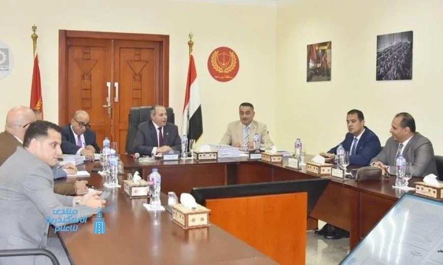 محافظ بورسعيد يقود اجتماع مجلس إدارة المنطقة الصناعية في جنوب بورسعيد لتعزيز التنمية الاقتصادية