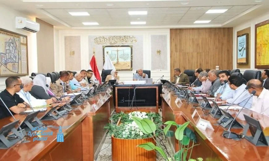 محافظ الوادي الجديد يقود اجتماع مجلس إدارة صندوق استصلاح الأراضي لتعزيز التنمية الزراعية