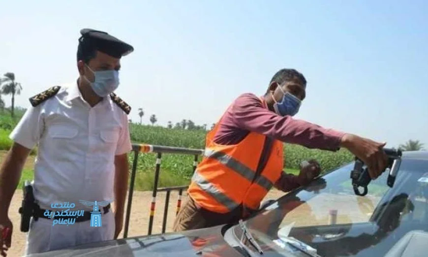 تحرير 677 مخالفة للملصق الإلكتروني ورفع 31 سيارة ودراجة قديمة في 24 ساعة