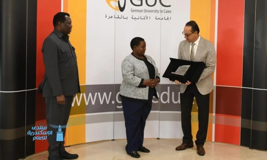 رئيسة وزراء أوغندا تلتقي بالجامعة الألمانية في القاهرة لتعزيز التعاون الأكاديمي