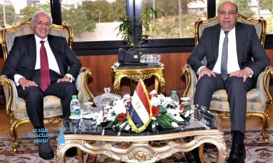 الحفني يرحب برئيس مجموعة كوبيلوزوس اليونانية لاستكشاف فرص التعاون الاستثماري