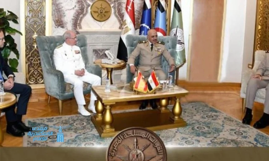 رئيس الأركان يناقش مع نظيره الأسباني سبل تعزيز التعاون العسكري بين البلدين