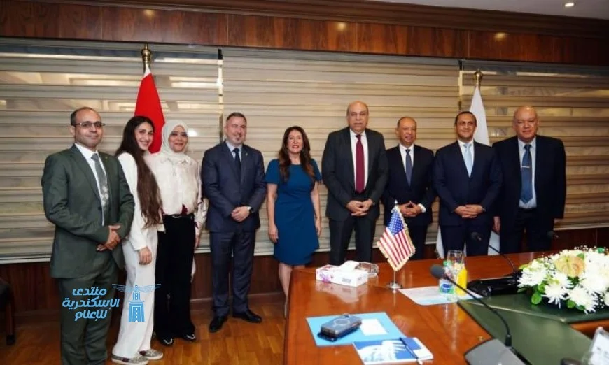 وزير الطيران المصري يوقع مذكرة تفاهم مع أمريكا لتعزيز أمن الطيران المشترك