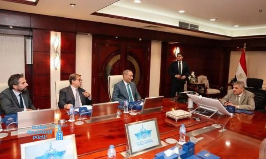 ربيع يؤكد أن قناة السويس تظل العمود الفقري للتجارة العالمية