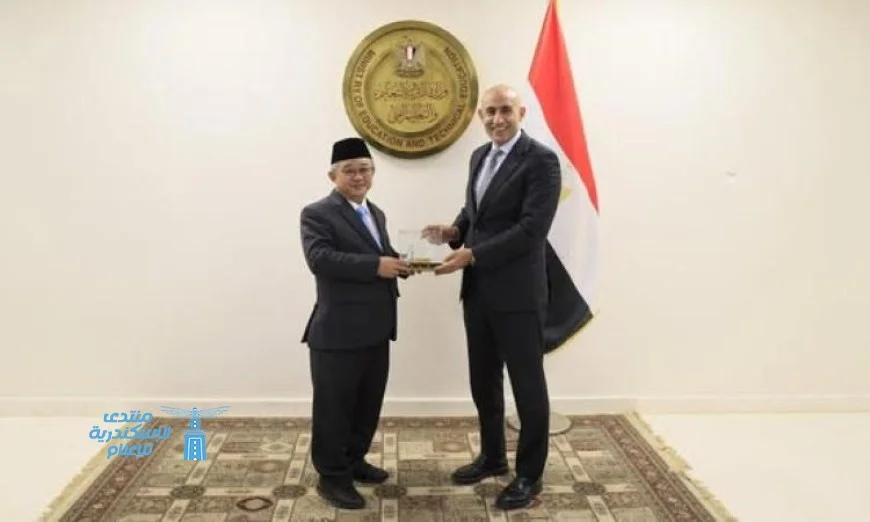 وزير التربية والتعليم يناقش مع نظيره الإندونيسي سبل تعزيز التعاون وتبادل الخبرات التعليمية