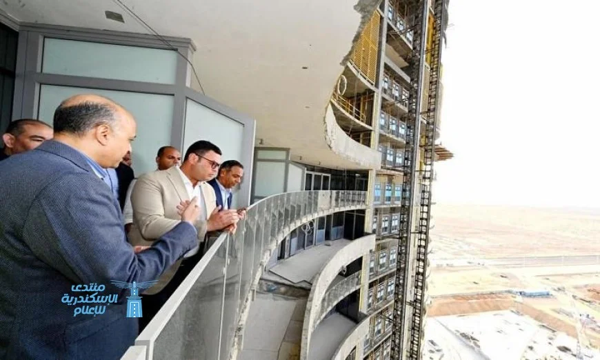 وزير الإسكان يراقب تقدم تنفيذ أبراج الداون تاون في مدينة العلمين الجديدة