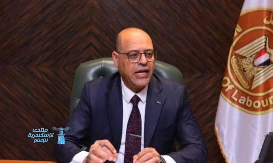 وزير العمل يؤكد استمرار إجراء الاختبارات والمقابلات للشباب المتقدمين للمنح المجانية