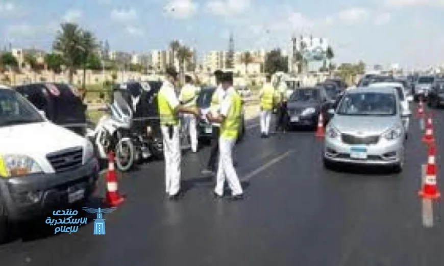 انتظام حركة المرور في شوارع القاهرة مع تغيير مسارات في شارع الأشراف