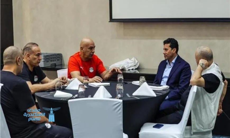 اجتماع وزير الرياضة مع أبو ريدة والجهاز الفني لمنتخب مصر في معسكر الإمارات لتعزيز الاستعدادات