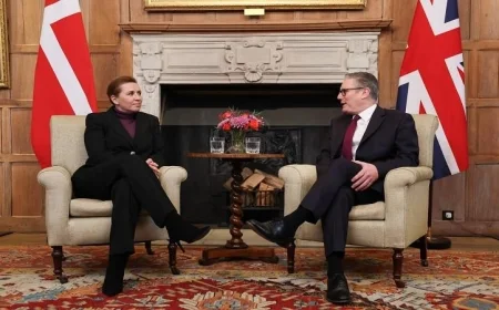 رئيسا وزراء بريطانيا والدنمارك يتباحثان حول قضايا الشرق الأوسط وأمن القطب الشمالي