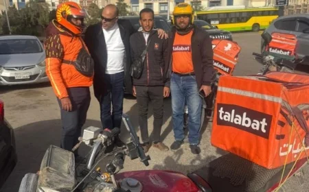 وزير العمل يراقب تقدم الحملة الوطنية سلامتك تهمنا لحماية عمال توصيل الطلبات