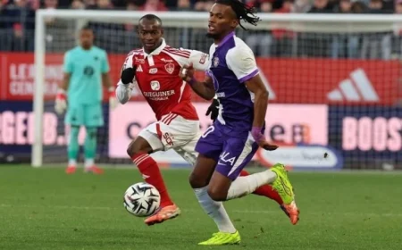 تولوز يحقق فوزاً ساحقاً على بريست 2-0 ويتقدم للمركز السابع في الدوري الفرنسي