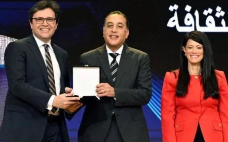 رئيس الوزراء يكرم “هنو” بجائزة التميز الحكومي لتعزيز تكافؤ الفرص وتمكين المرأة