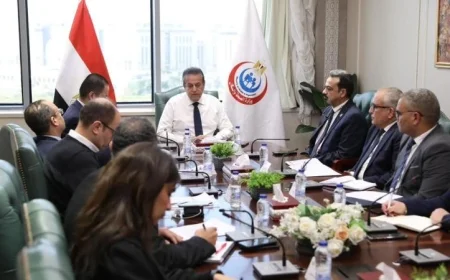 وزير الصحة يناقش حوكمة الإنفاق والتأمين الصحي لتحسين خدمات المرضى وتسريع وصولها