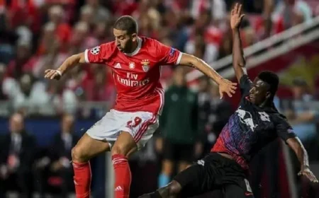 بنفيكا يحقق انتصارًا مثيرًا على ريال مدريد برباعية ويصعد إلى الملحق الأوروبي