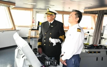 عبور سفينة الحاويات العملاقة CMA CGM SEINE في قناة السويس ضمن قافلة الشمال