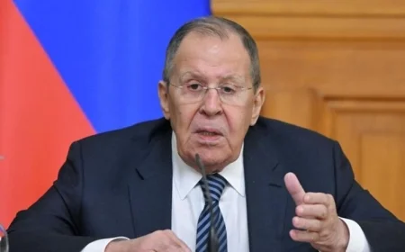 لافروف يكشف عن عدم علم موسكو بنوع الضمانات الأمنية المتفق عليها بين واشنطن وكييف