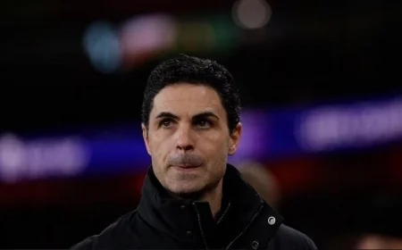 أرسنال يواجه ليدز يونايتد بثقة رغم ضغوط المنافسة على اللقب