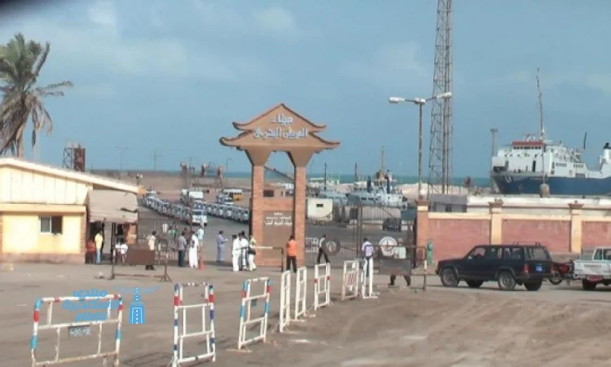 موجة الطقس السيئ تؤدي إلى إغلاق ميناء العريش البحري