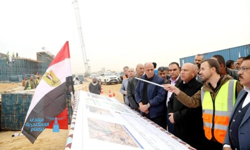 وزير النقل يستعرض مشروع القطار السريع الذي يربط البحرين الأحمر والمتوسط بالصور