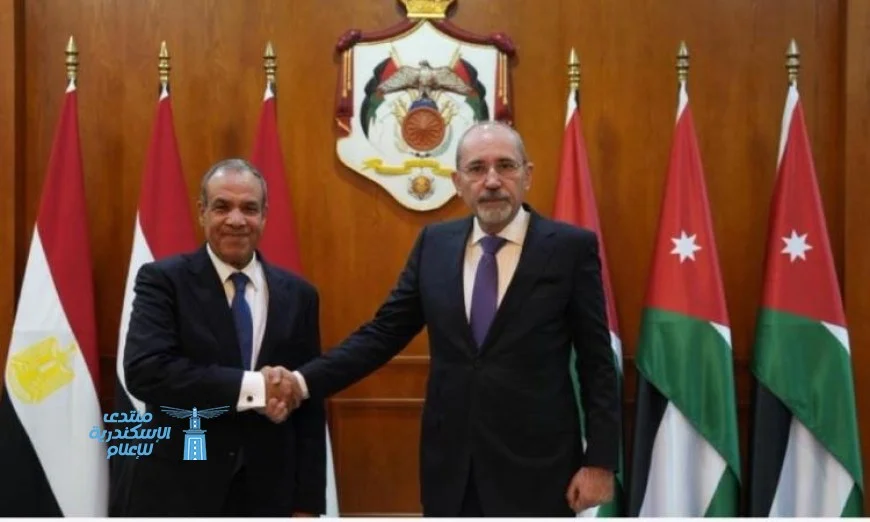 وزير الخارجية المصري يناقش تعزيز العلاقات الثنائية والتطورات الإقليمية مع نظيره الأردني