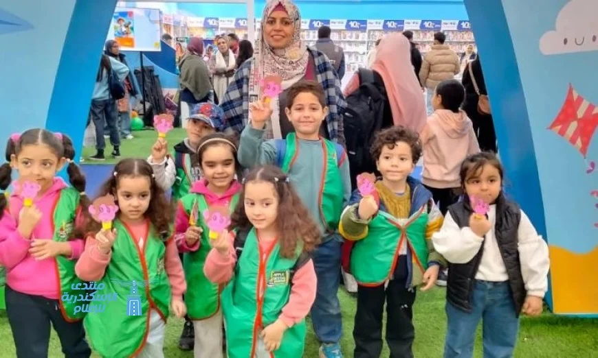 الشاعر الأردني محمد جمال عمرو يتألق كضيف في جناح الطفل بمعرض الكتاب