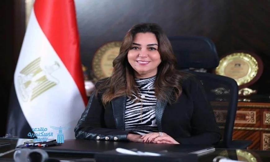 عوض تطلق 3 سلاحف خضراء وتوزع 1000 شنطة قماشية لحماية البيئة