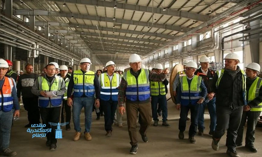 شيمي يزور المرحلة الثانية من المشروع الوطني لتحسين صناعة الغزل والنسيج