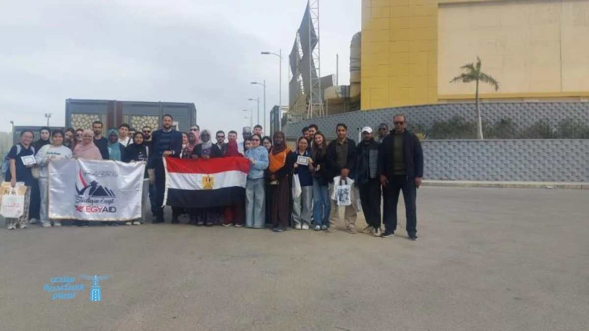 صور مثيرة ترصد رحلة ثقافية لطلاب الجامعات الوافدين ودراسة العربية في معرض الكتاب