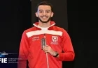 صبحي يحتفل بفوز البطل محمد السيد ببرونزية كأس العالم لسلاح سيف المبارزة