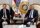 وزير الصناعة يناقش مع السفير الفرنسي تطورات مشروعات النقل المشتركة بين البلدين